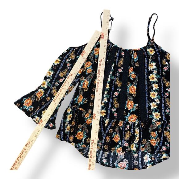 Gypsies & Moondust Cold Shoulder‎ Top Womens Size L Black Floral - Picture 3 of 7